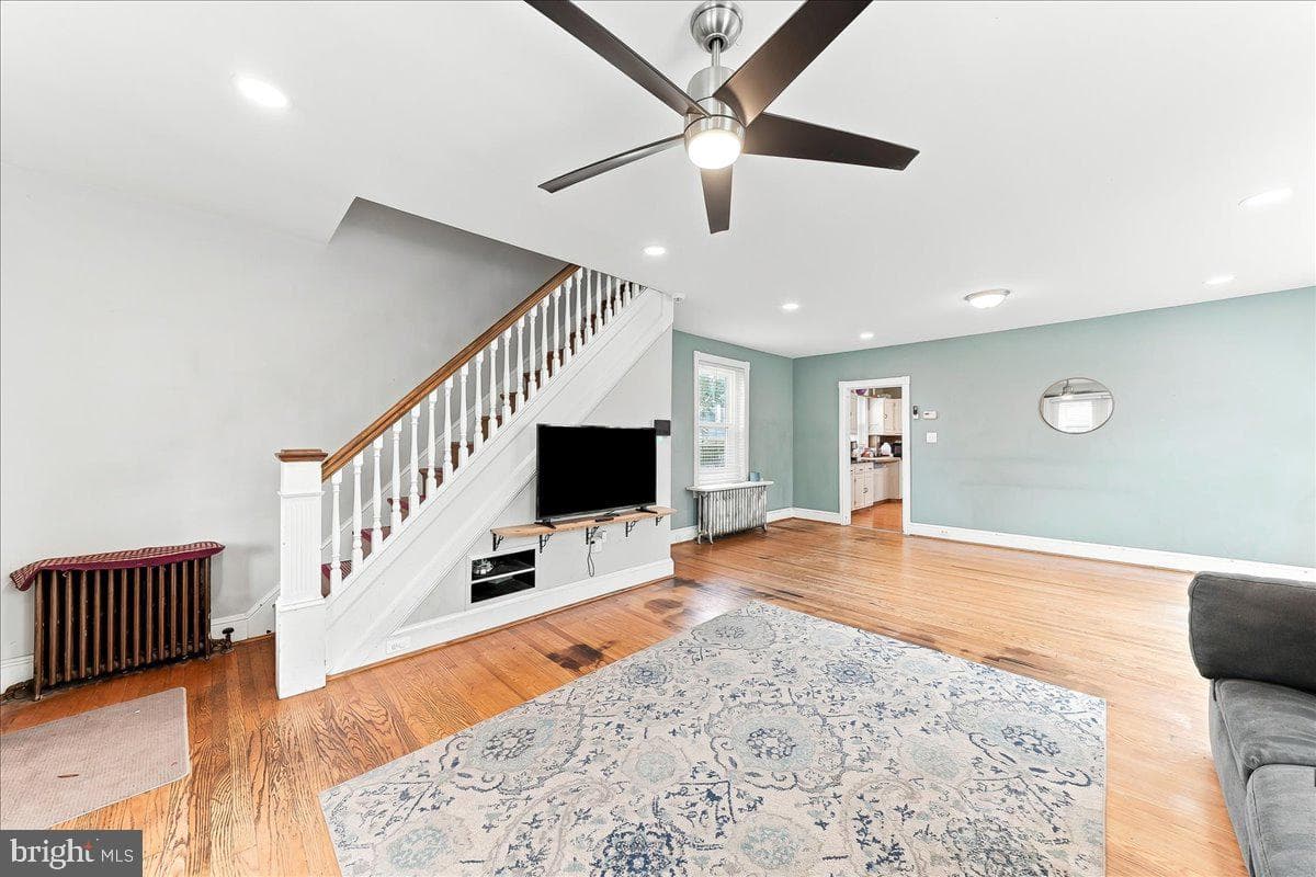 251 Burmont photo 8