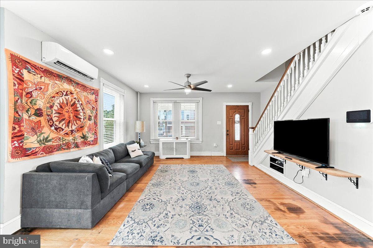 251 Burmont photo 9