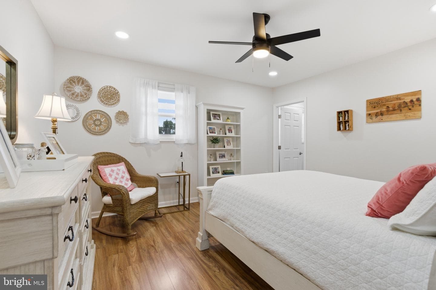 1435 Windsor Park Lane photo 14