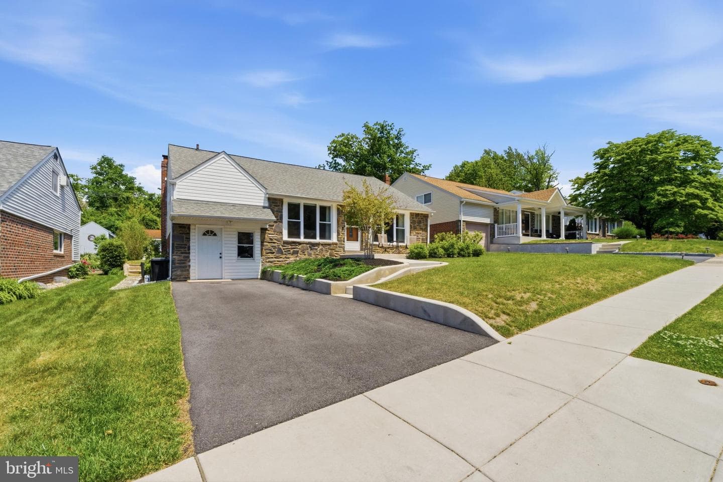 1435 Windsor Park Lane photo 4
