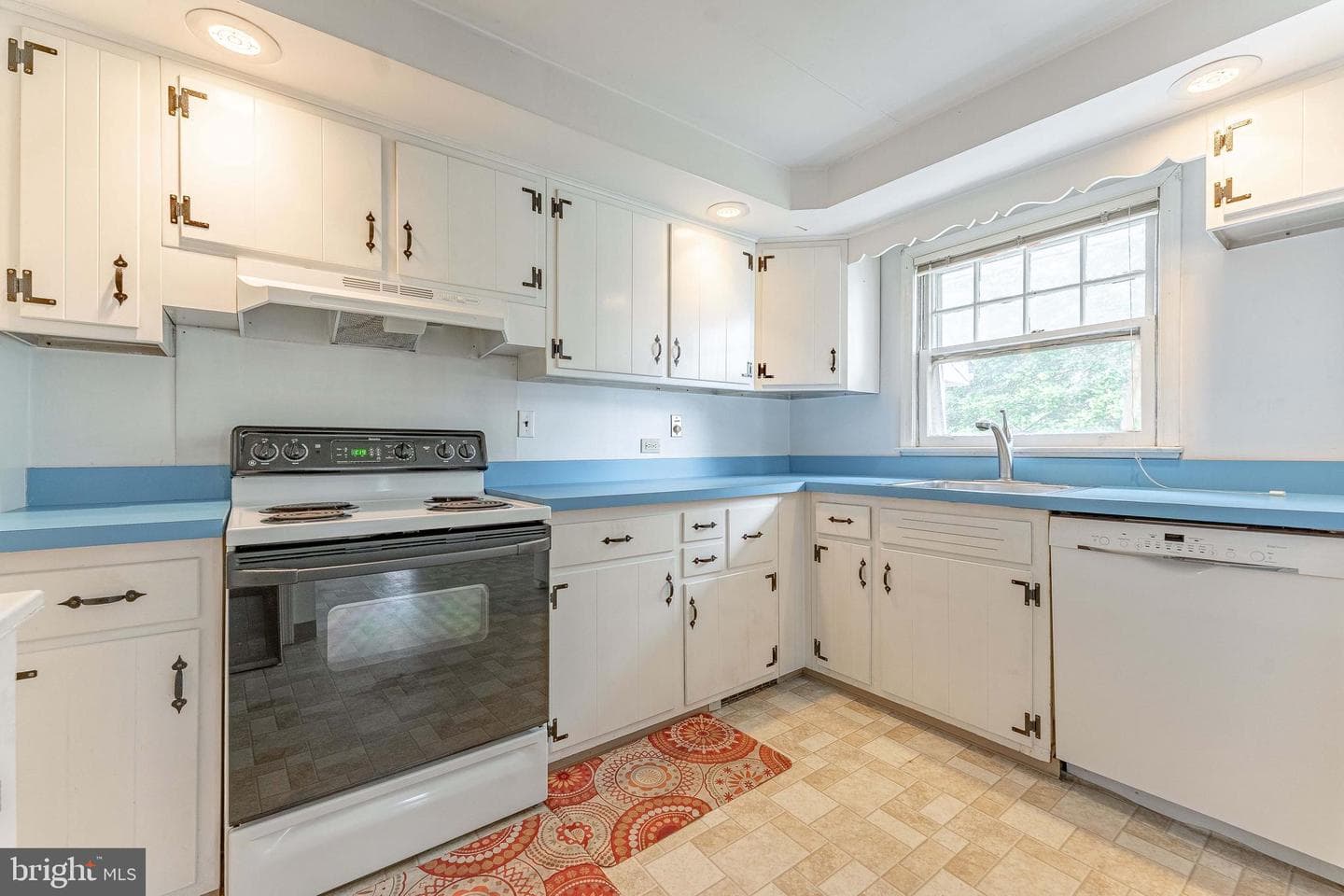 855 Martin Avenue photo 15