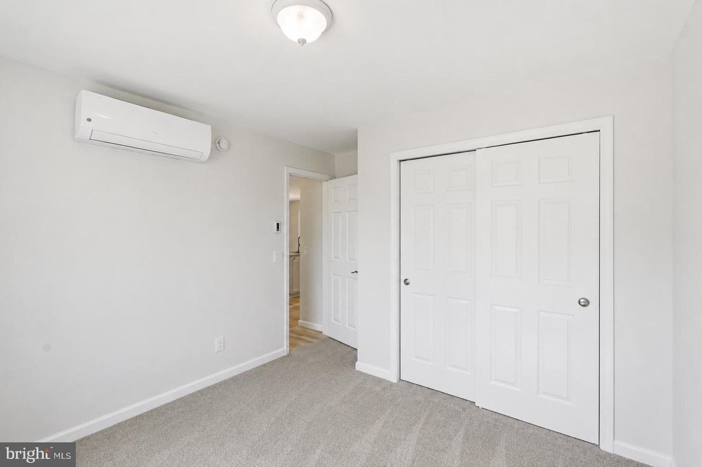 12 Market Lane photo 16