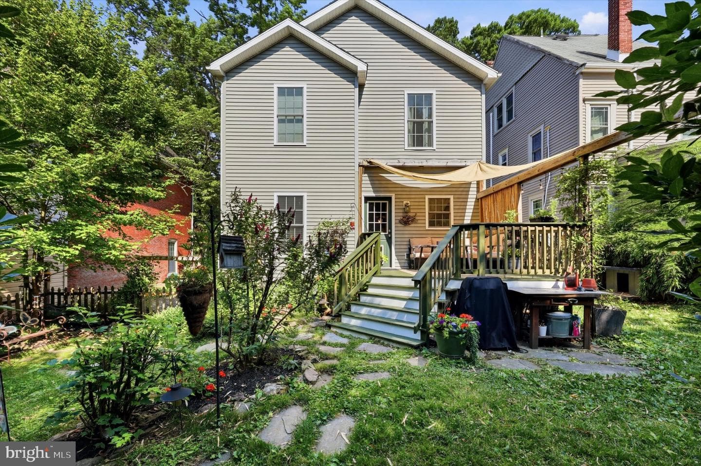 553 S Orange Street photo 4