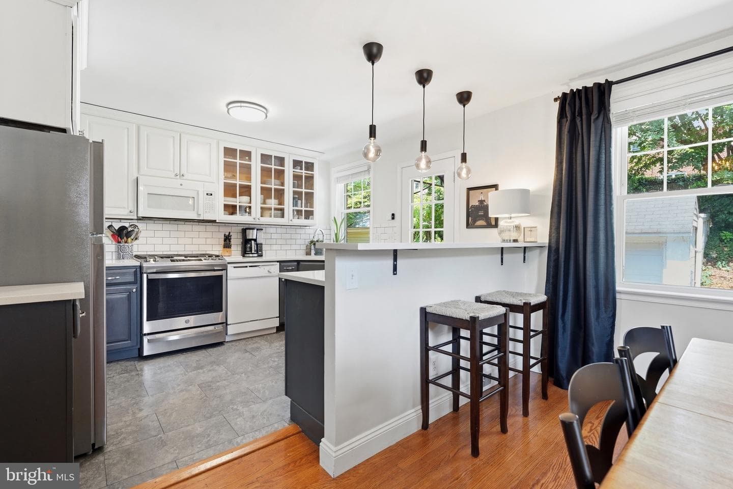 638 Georges Lane photo 4