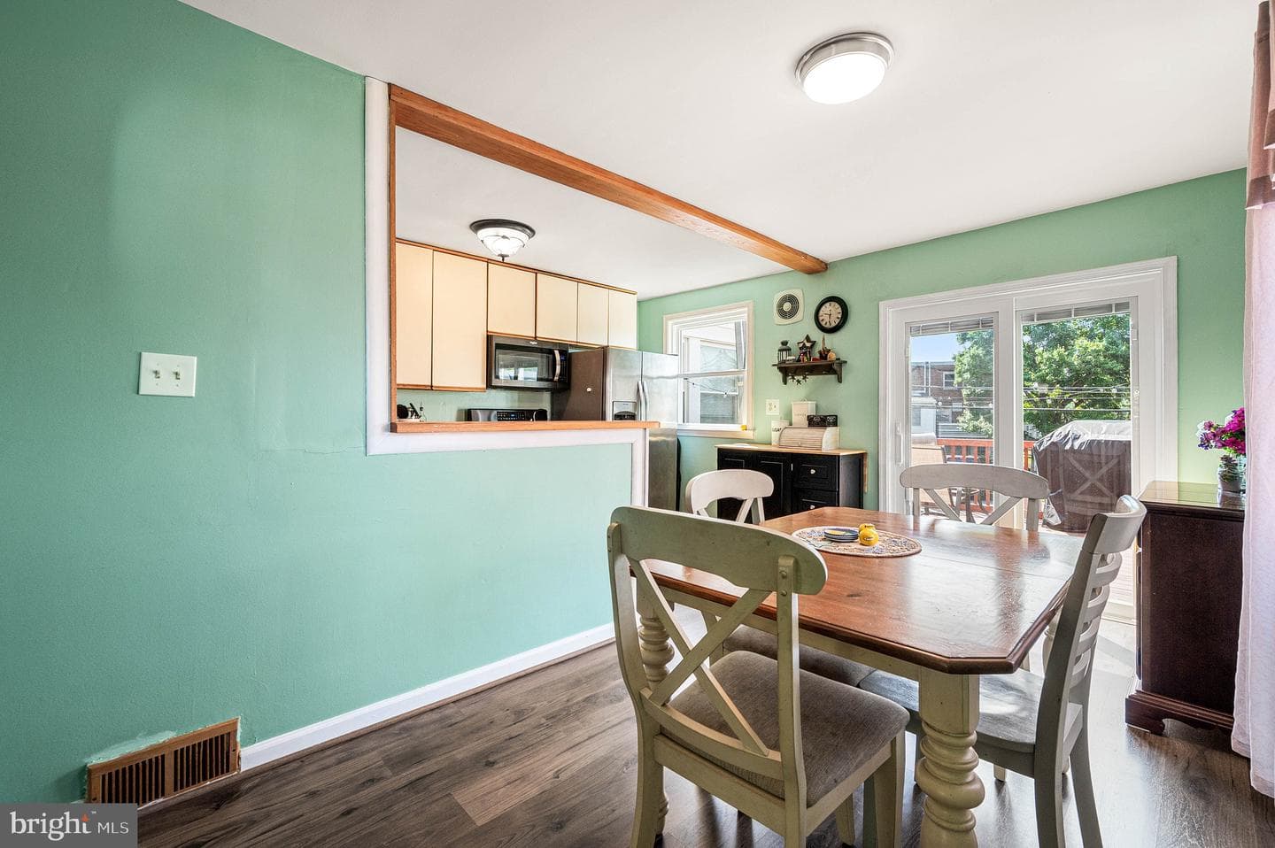 613 Michell Street photo 6