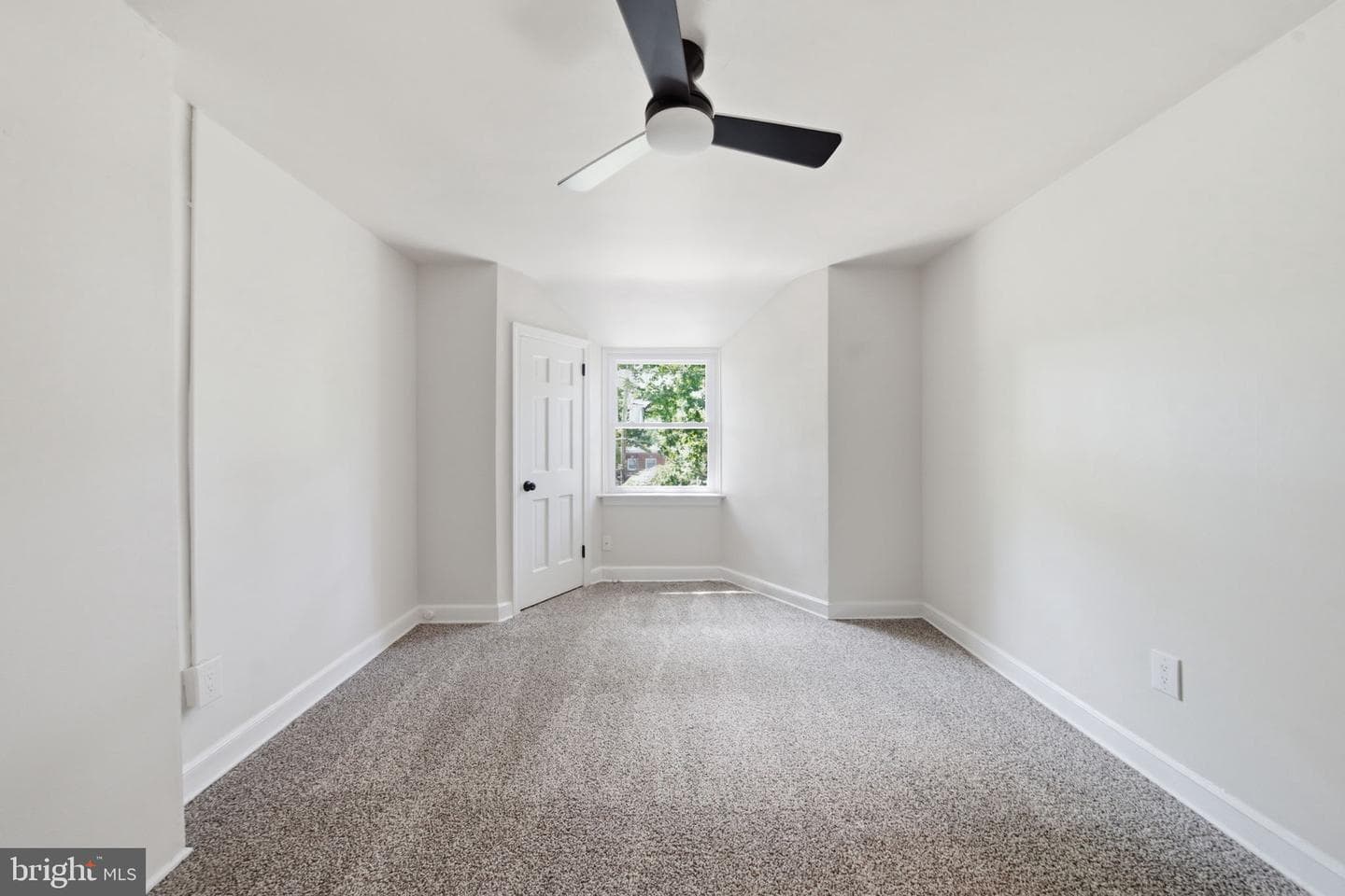 725 Irvington Place photo 16