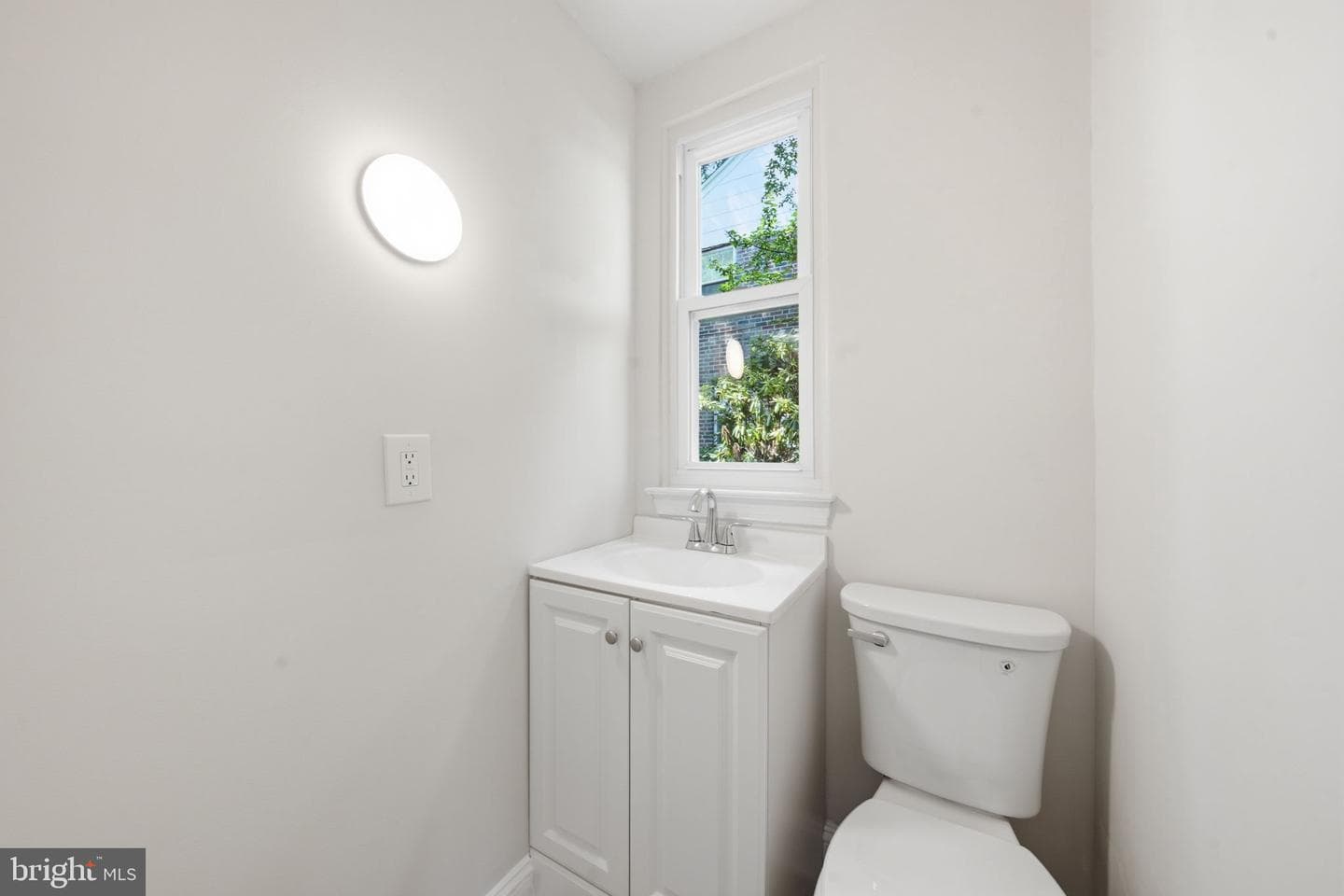 725 Irvington Place photo 6