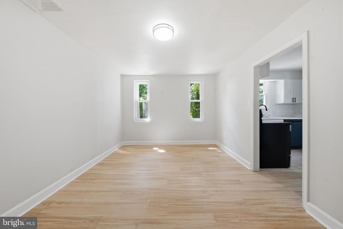 725 Irvington Place photo 8