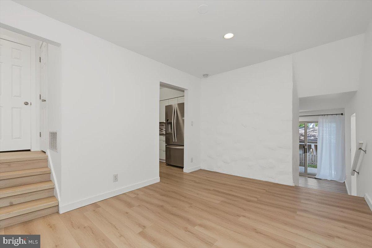 239 E Chelsea Circle photo 12