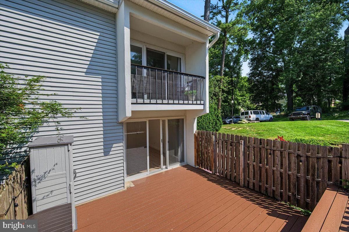 239 E Chelsea Circle photo 22