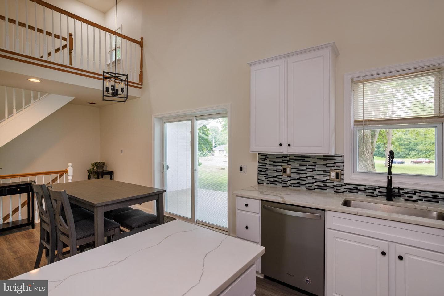 652 Meetinghouse Road photo 15