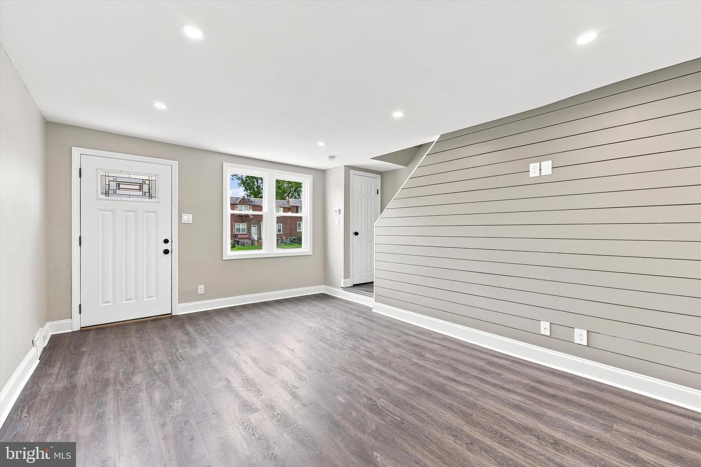 205 W Washington Avenue photo 4