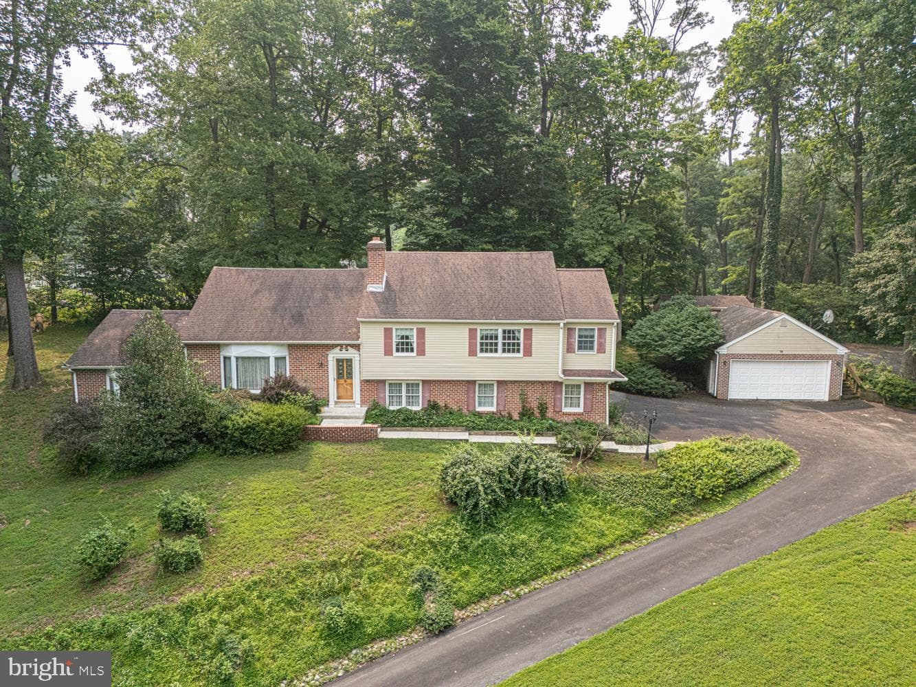 505 Cricket Lane, Media