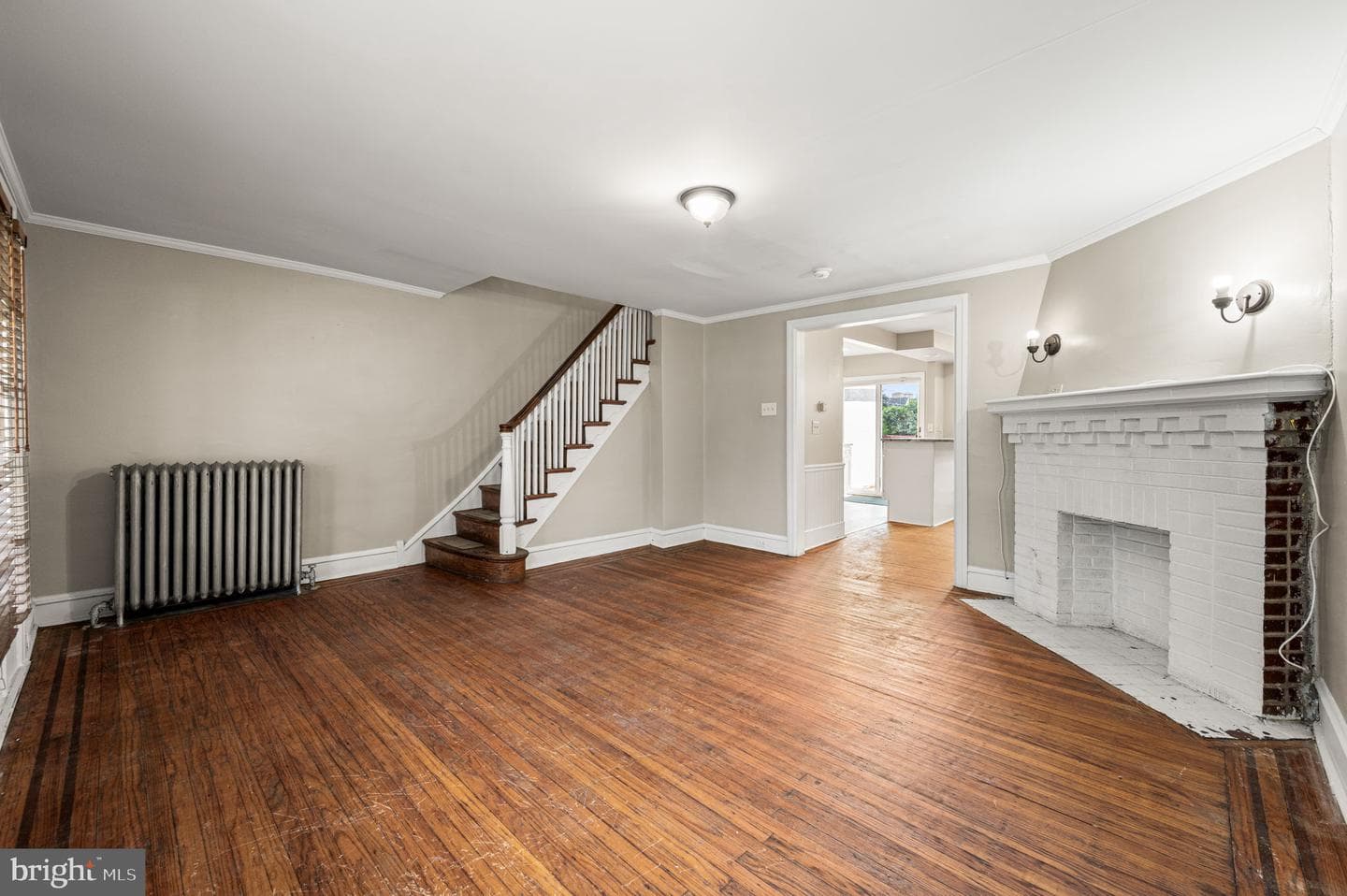 208 E Essex Avenue photo 3