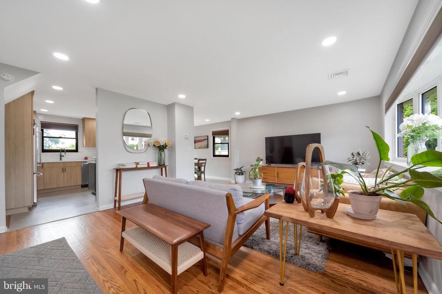 609 Hillside Avenue photo 11