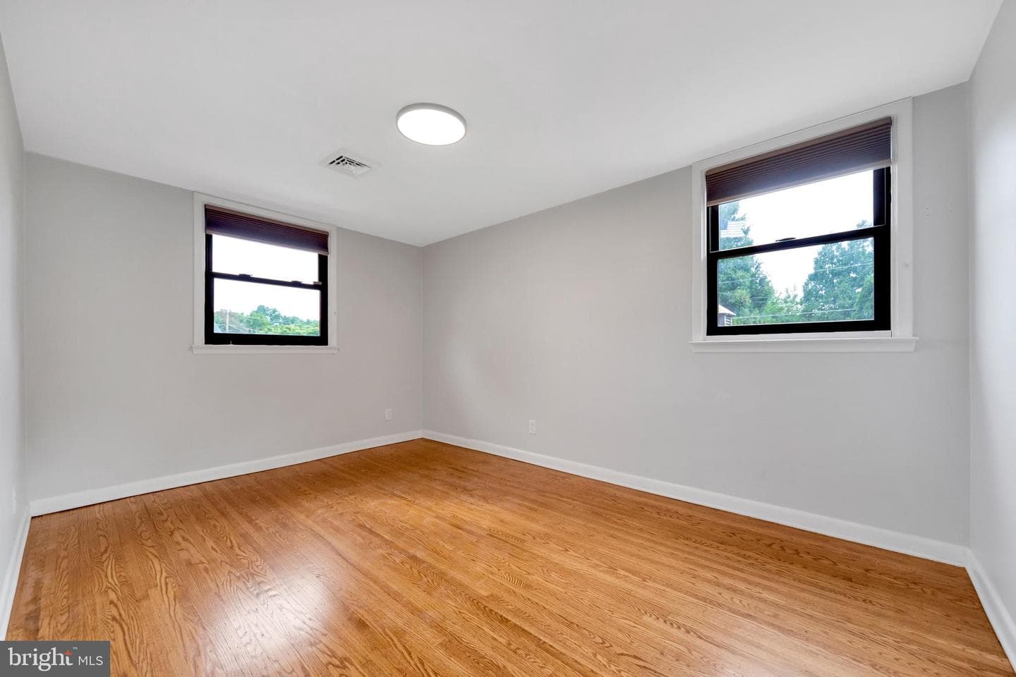 609 Hillside Avenue photo 31