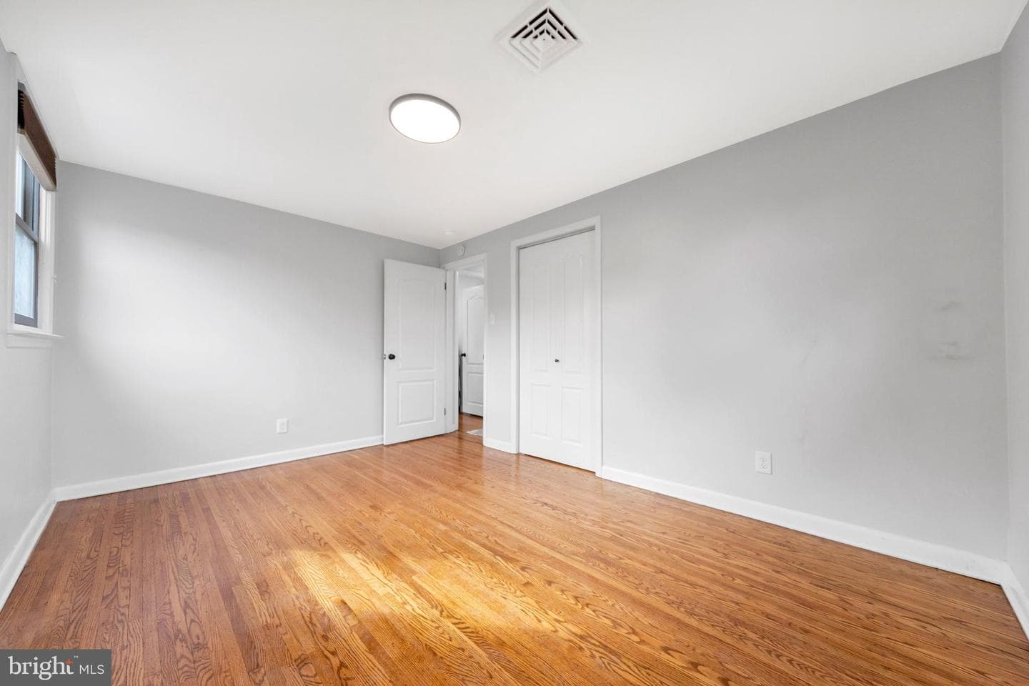 609 Hillside Avenue photo 32