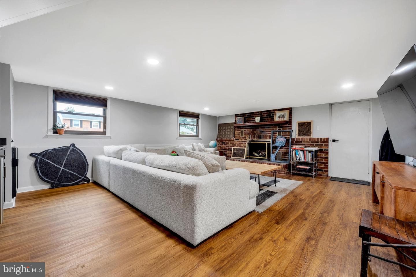 609 Hillside Avenue photo 33