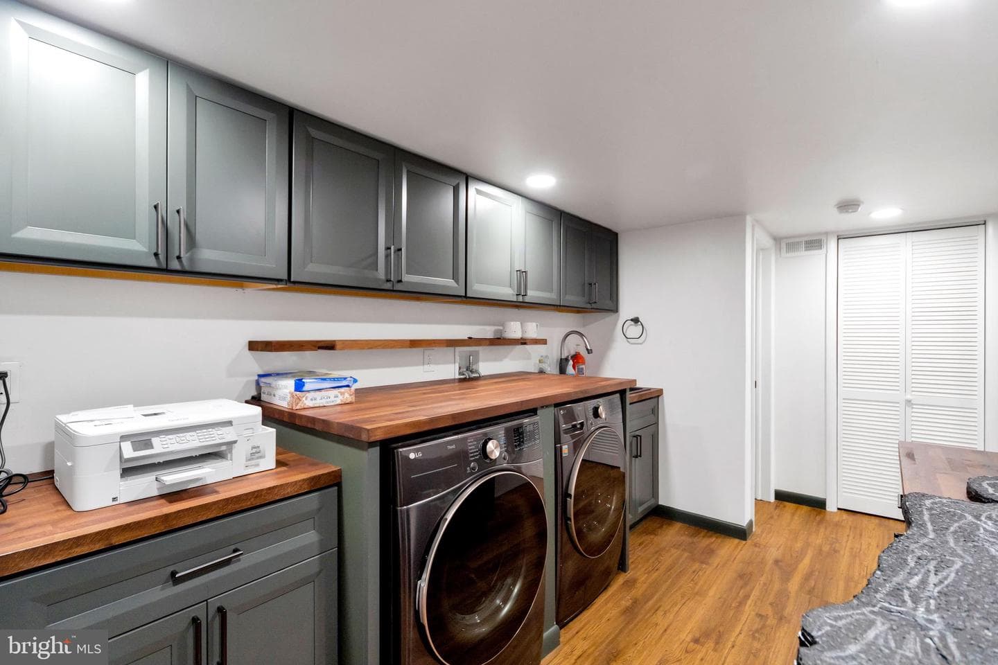 609 Hillside Avenue photo 37