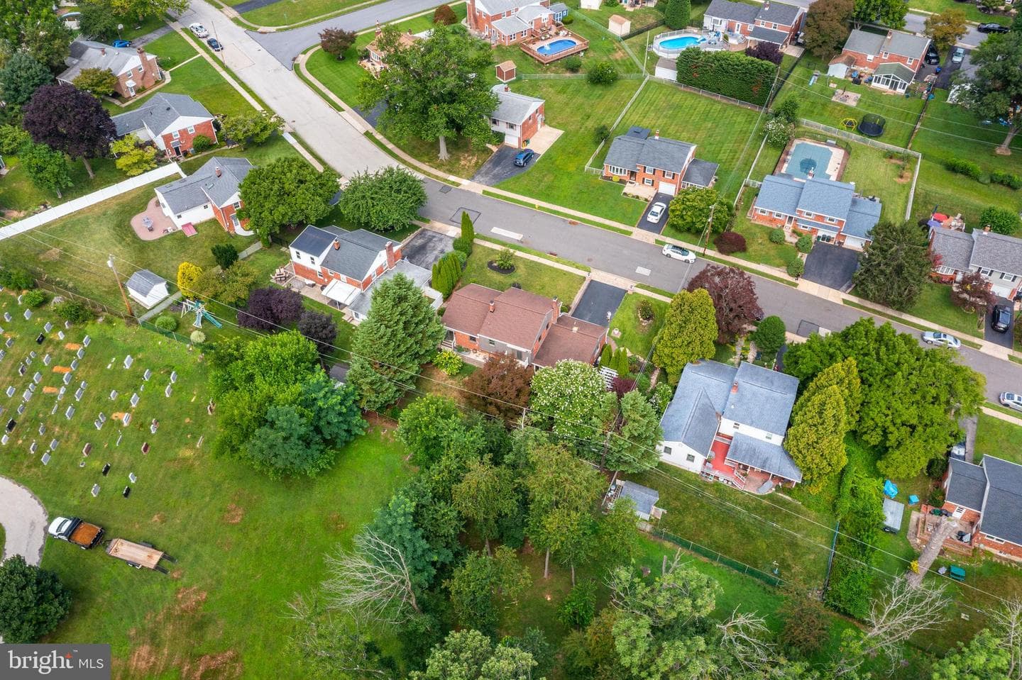 609 Hillside Avenue photo 60