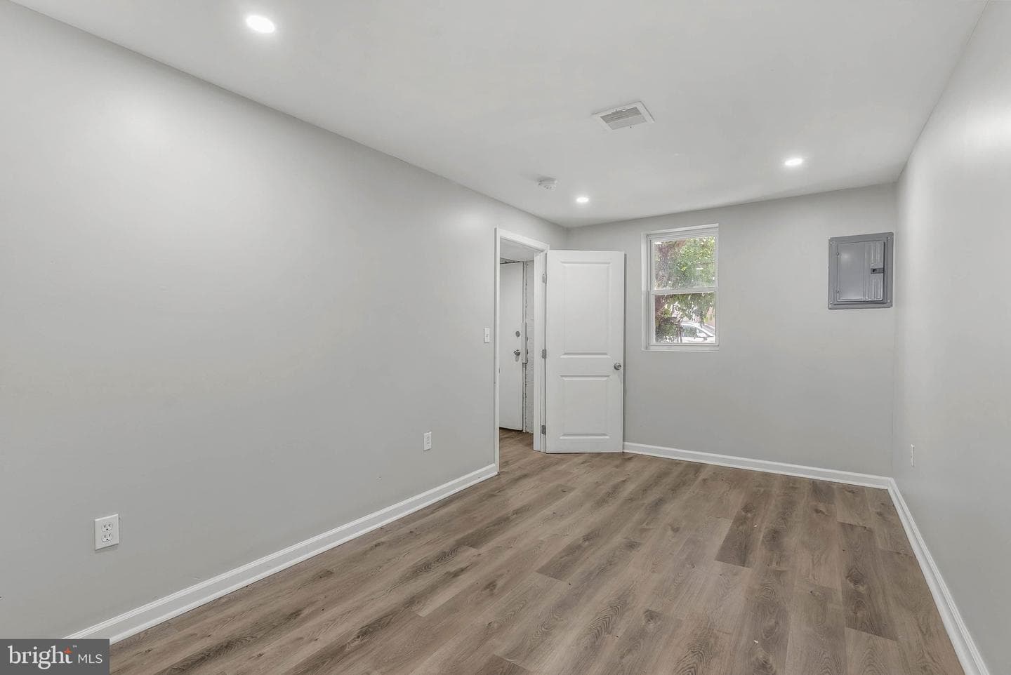 7052 Aberdeen Road photo 23