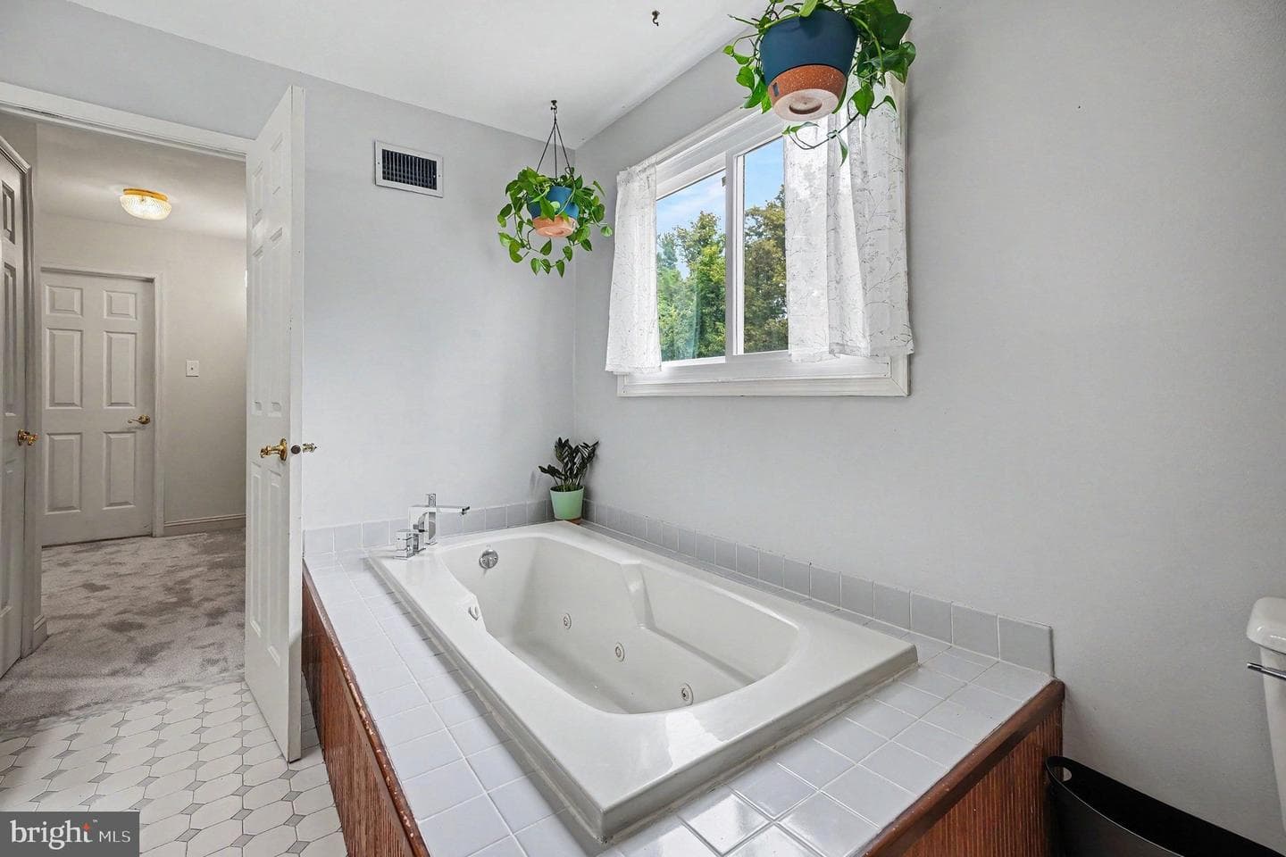 444 Valleybrook Road photo 10