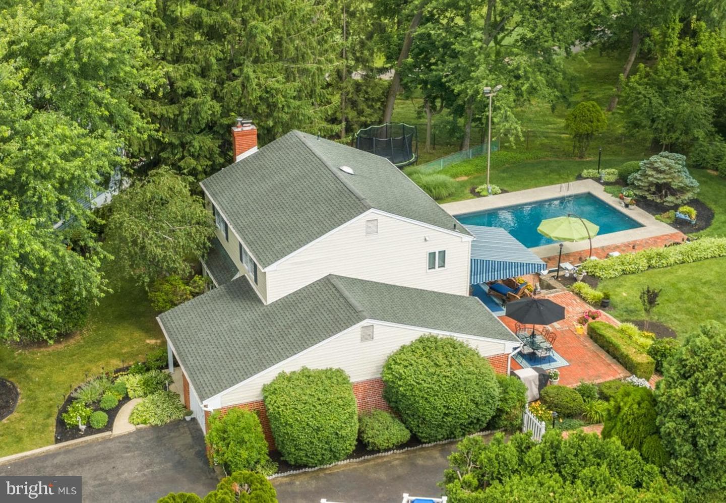 217 Hemlock Lane photo 3