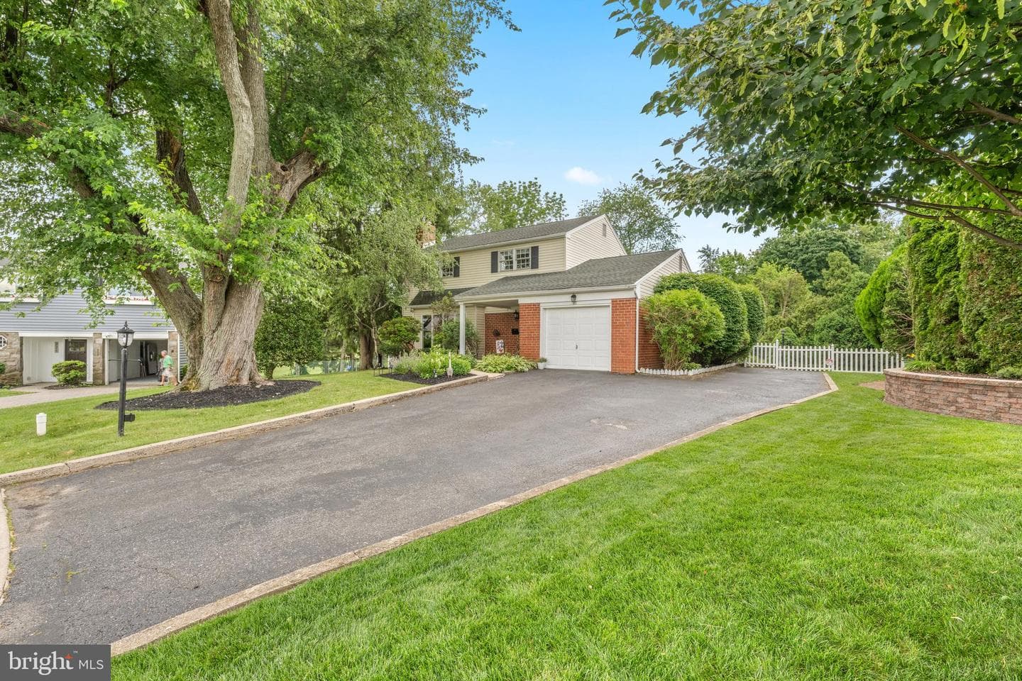 217 Hemlock Lane photo 5