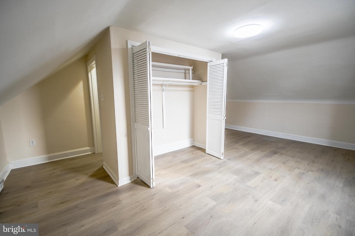 3817 Dennison Avenue photo 20