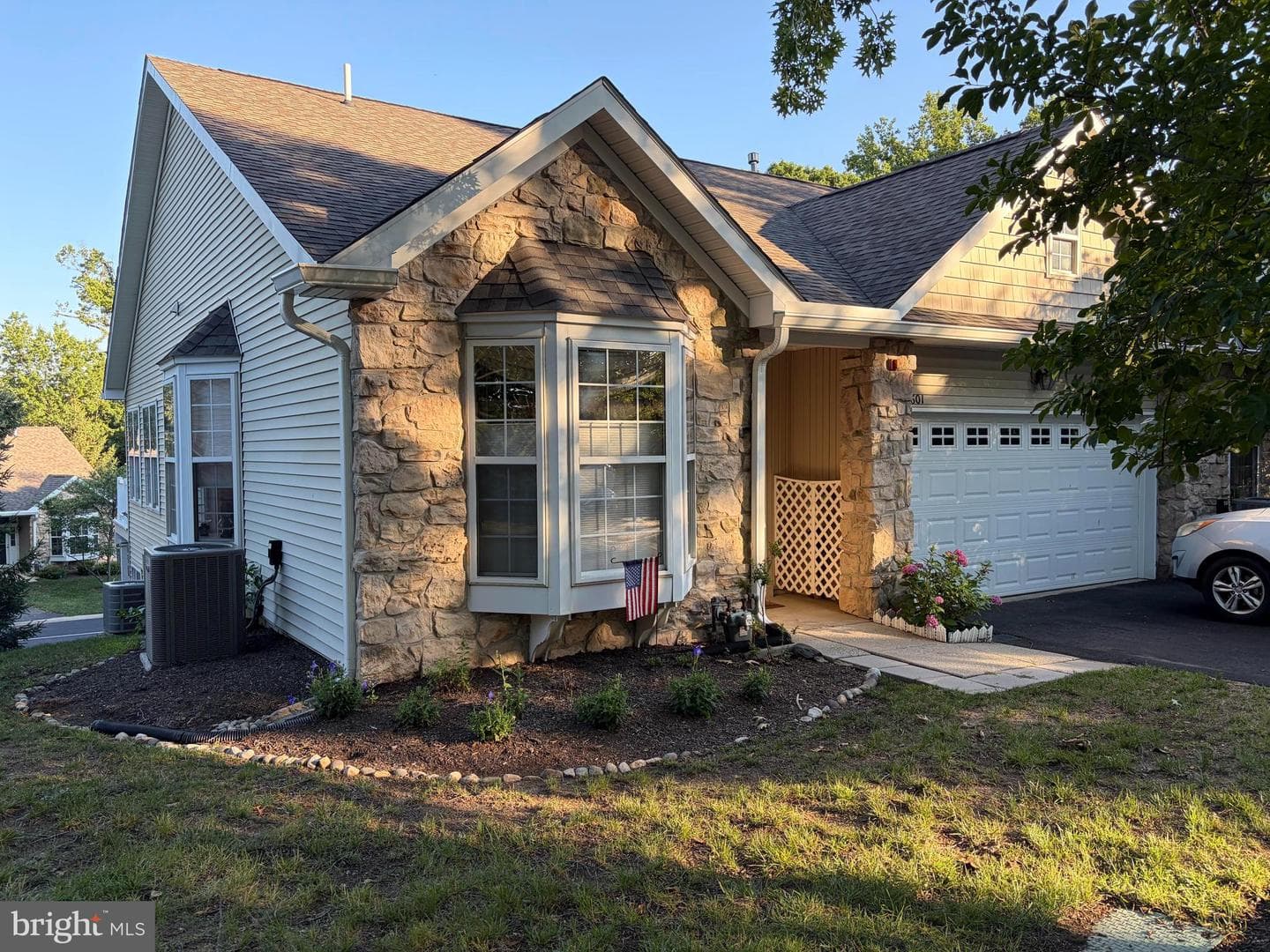 1601 Country Club Drive, Springfield