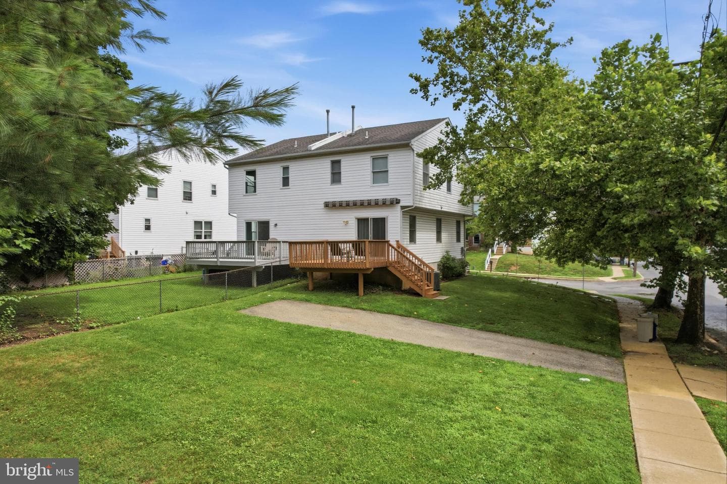 201 Summit Avenue photo 23