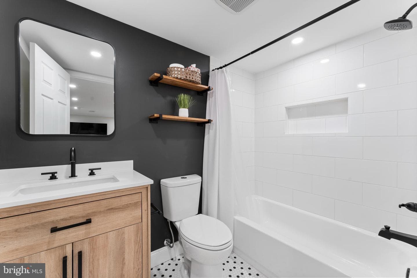 1024 Cobbs Street photo 30