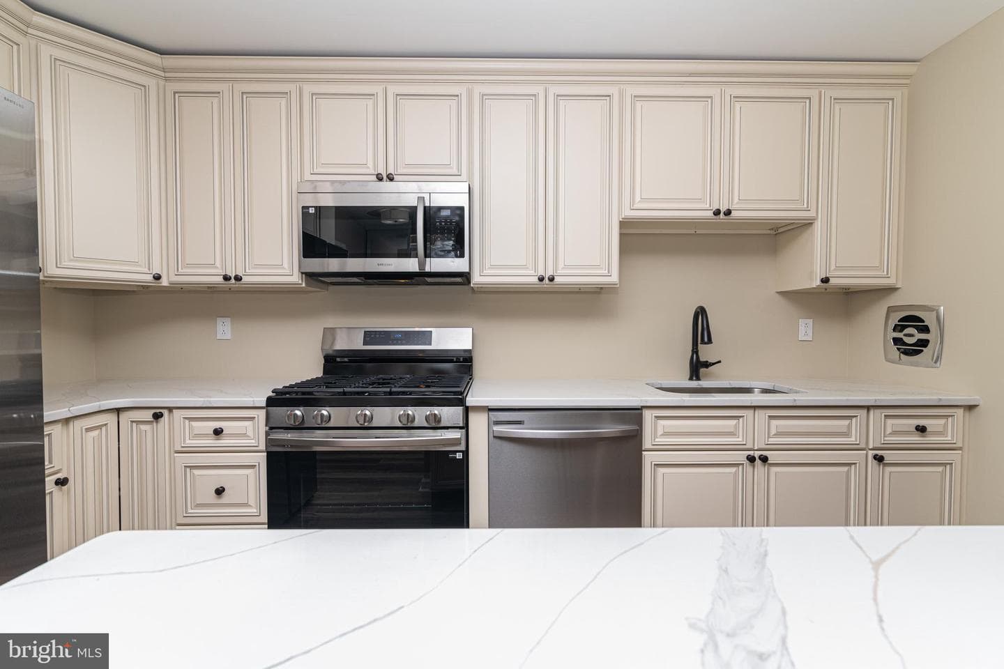 801 Yale Avenue #827 photo 15