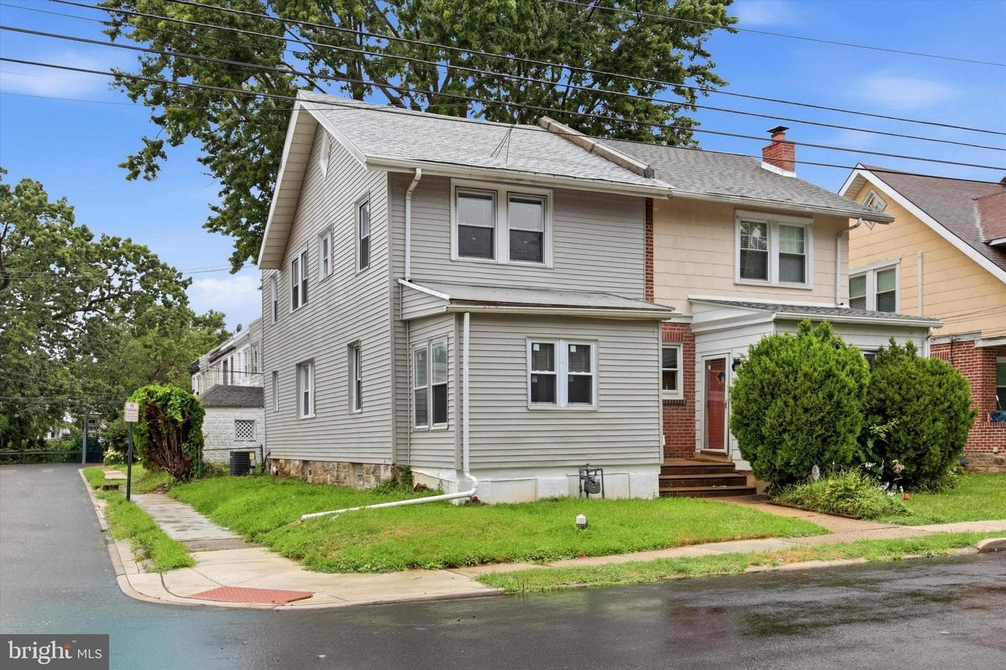 216 Woodlawn Avenue, Collingdale