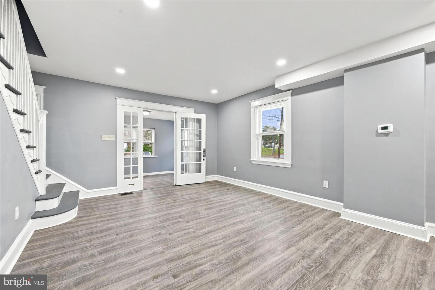 216 Woodlawn Avenue photo 5
