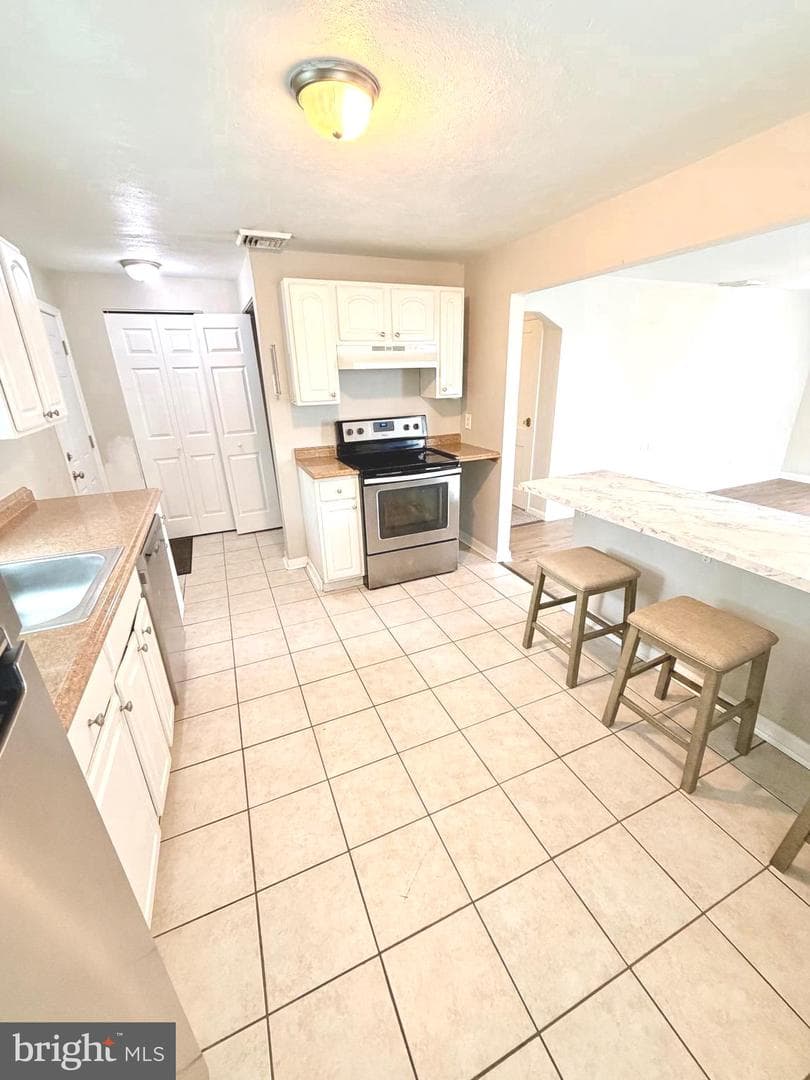 32 Scarlet Avenue photo 9
