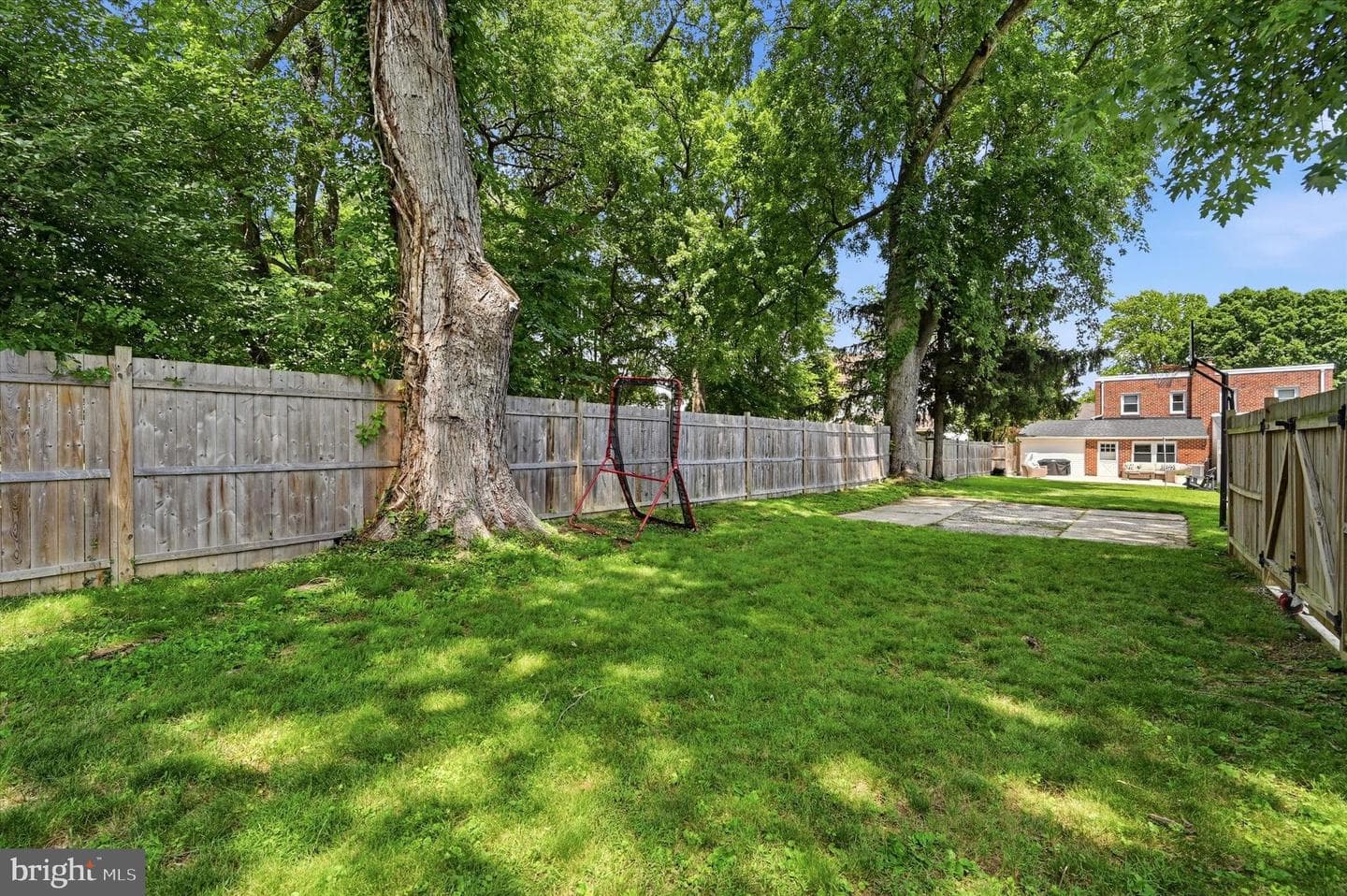 913 Girard Avenue photo 24