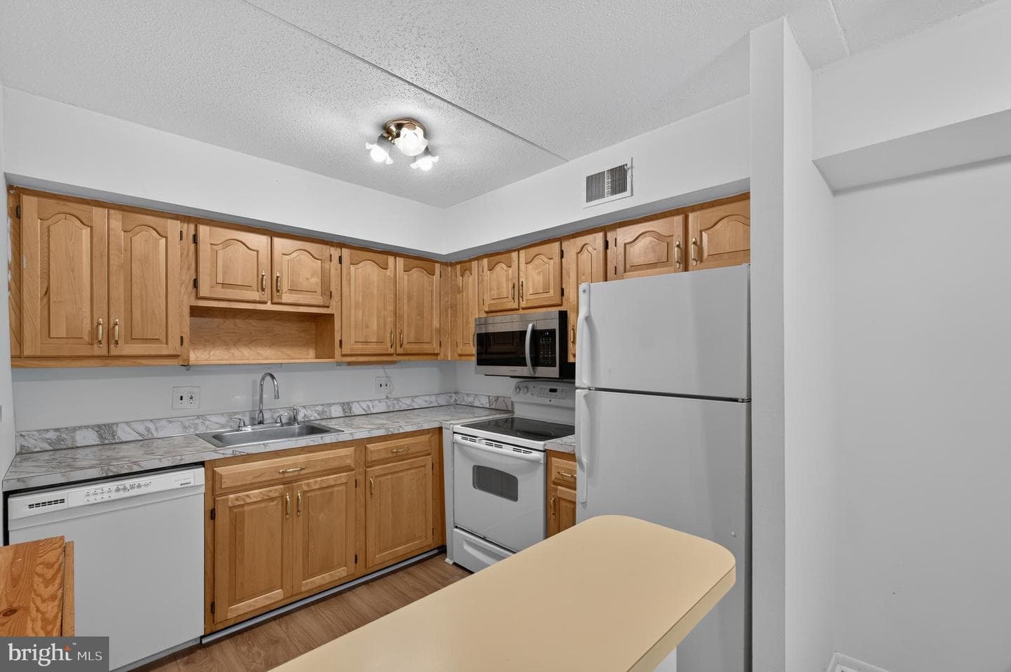 5200 Hilltop Drive #313 photo 9