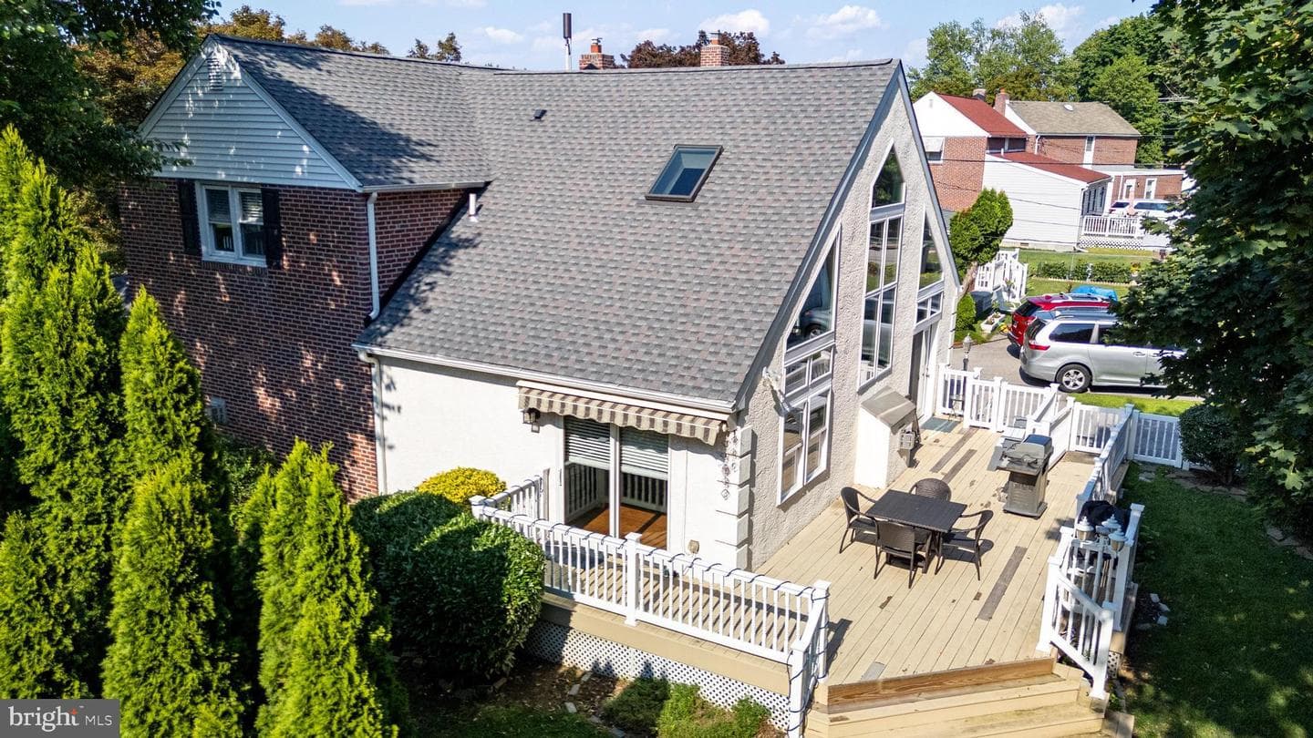 540 Hawarden Road photo 32