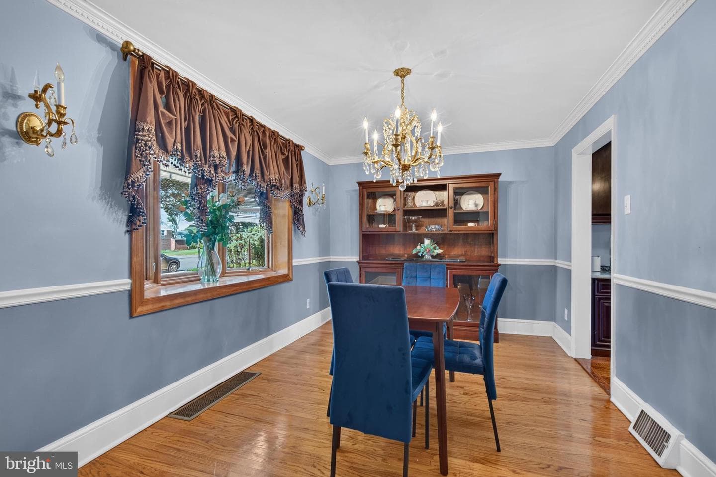 540 Hawarden Road photo 9