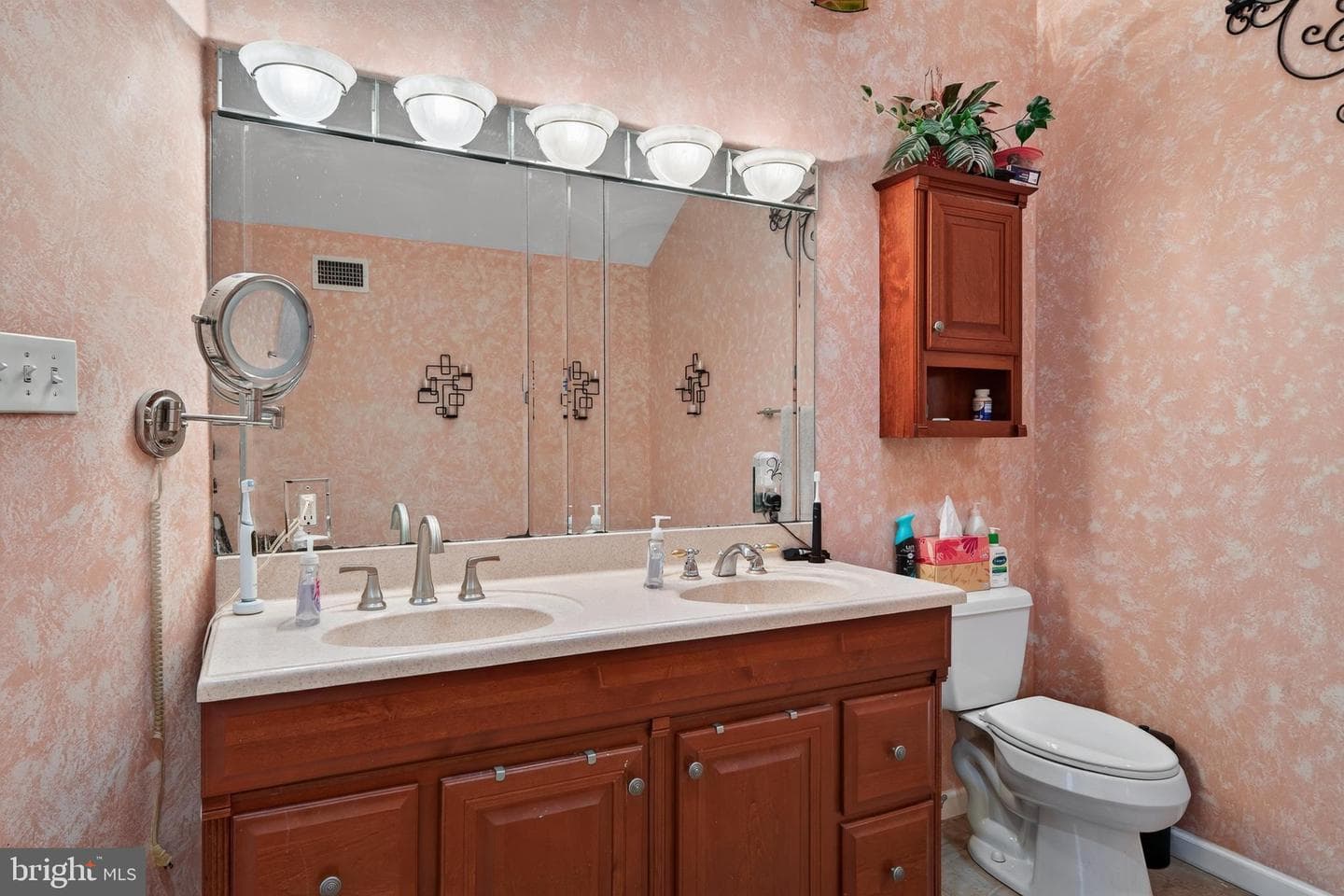 357 Swanage Drive photo 20