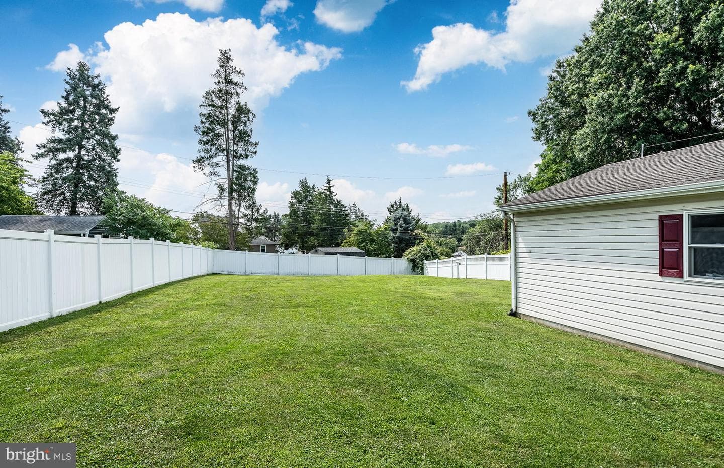 357 Swanage Drive photo 68