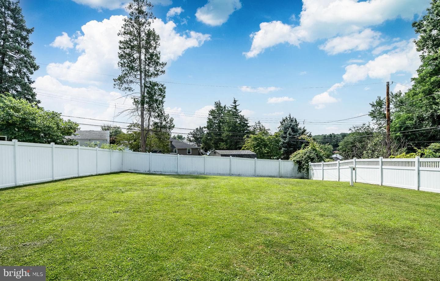357 Swanage Drive photo 69