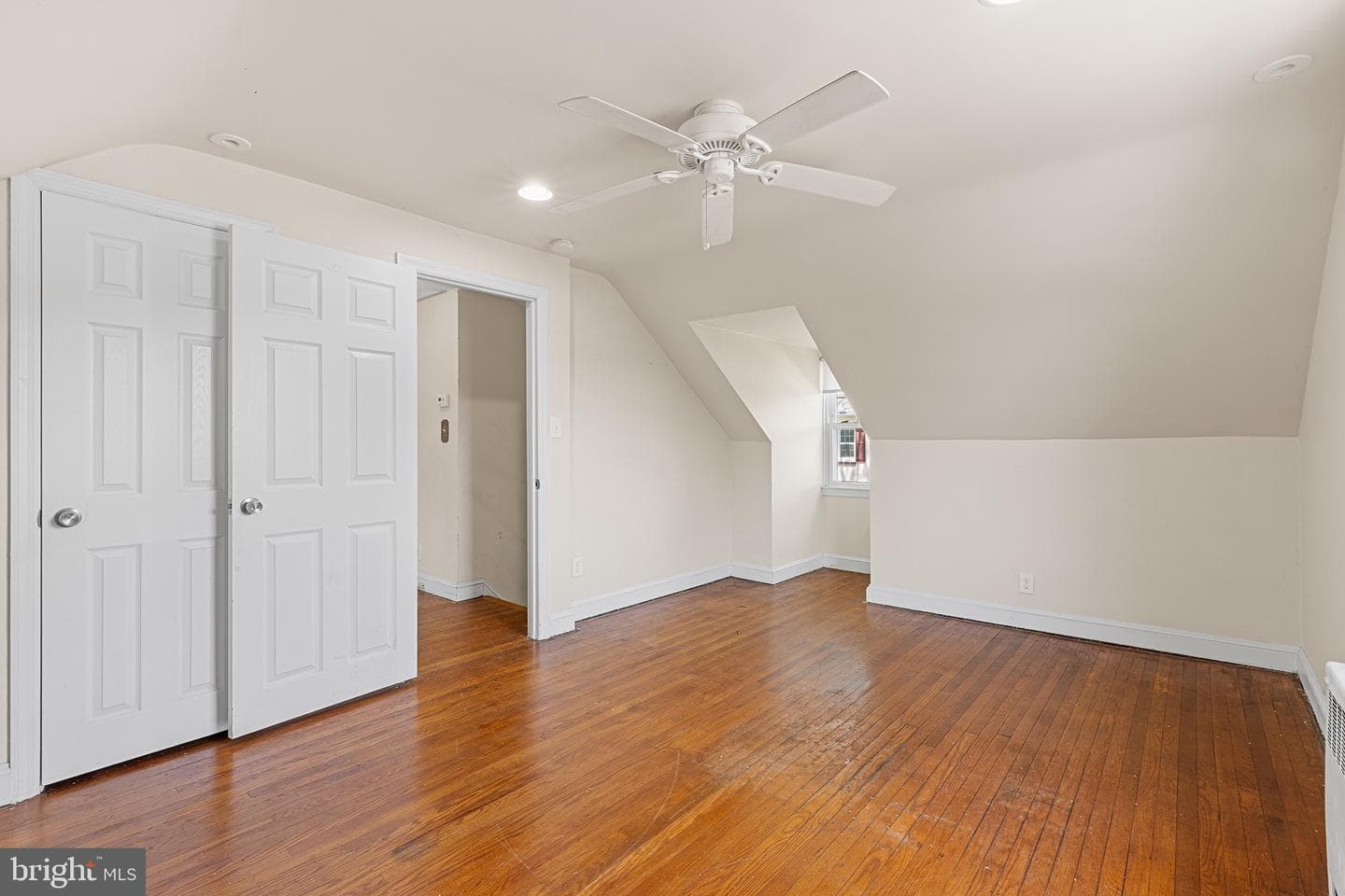 2107 Winton Avenue photo 20
