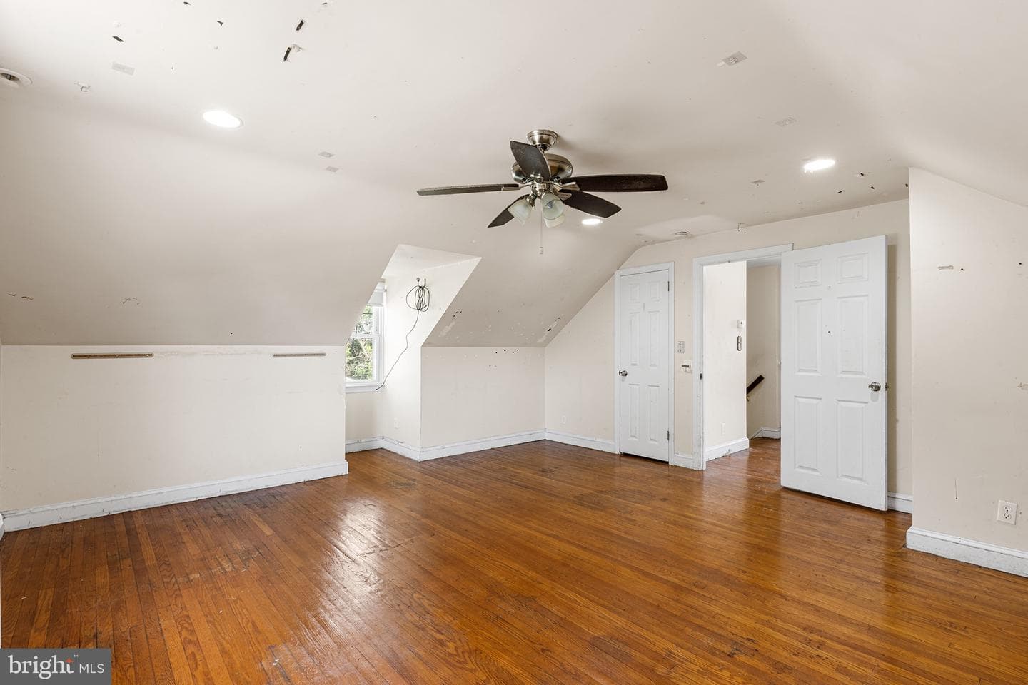 2107 Winton Avenue photo 22