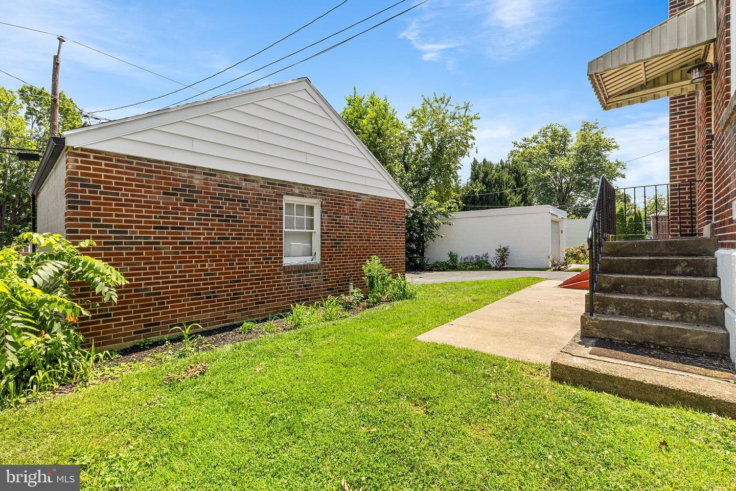 2107 Winton Avenue photo 26