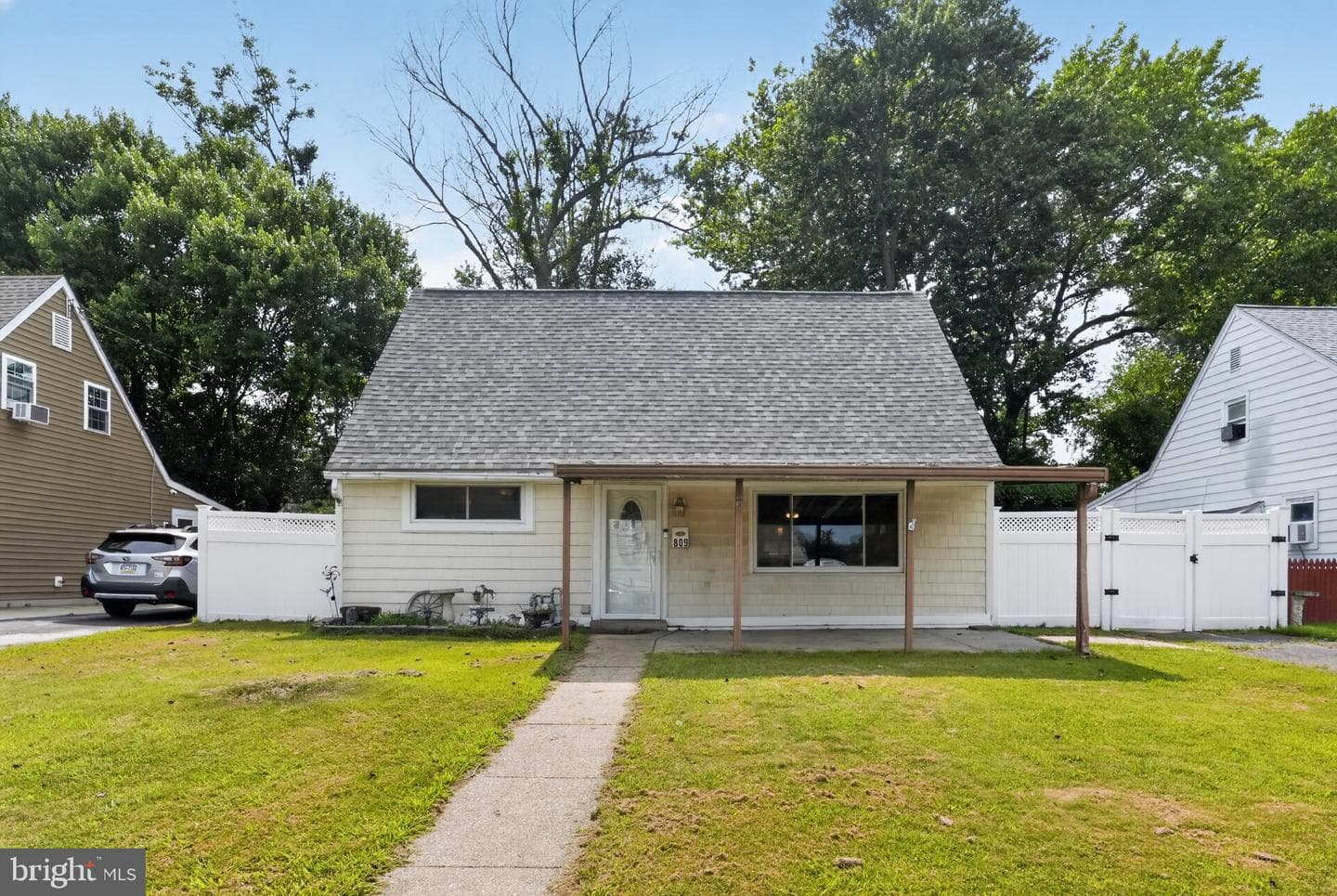 809 Quince Lane, Secane