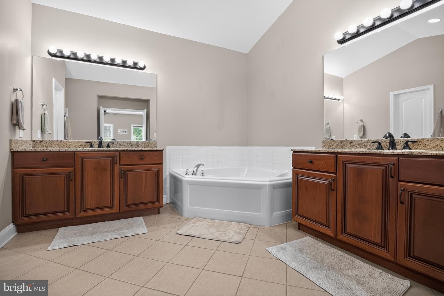 3104 Woods Edge Drive photo 18