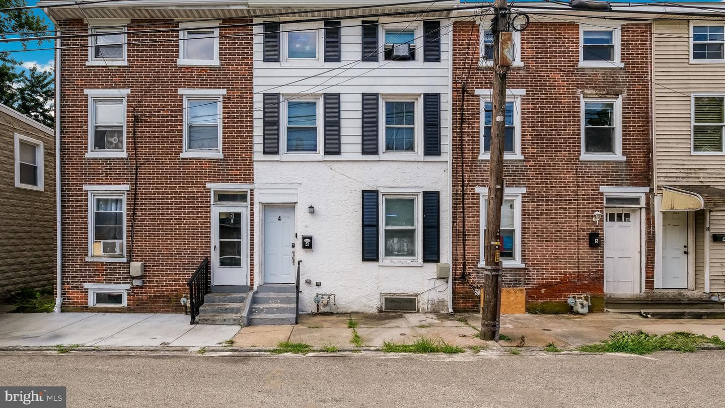 4 3rd Street, Brookhaven