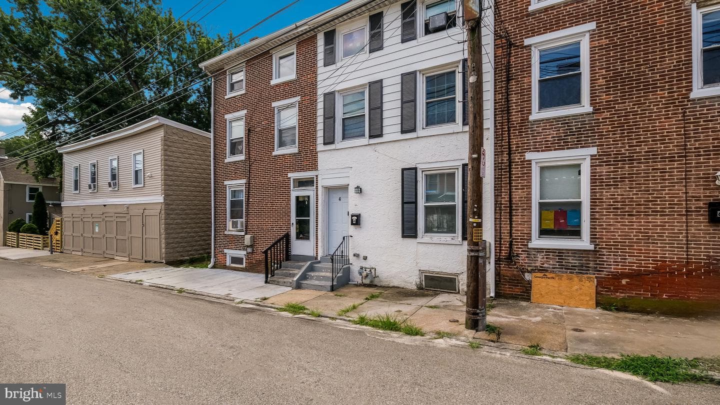 4 3rd Street, Brookhaven